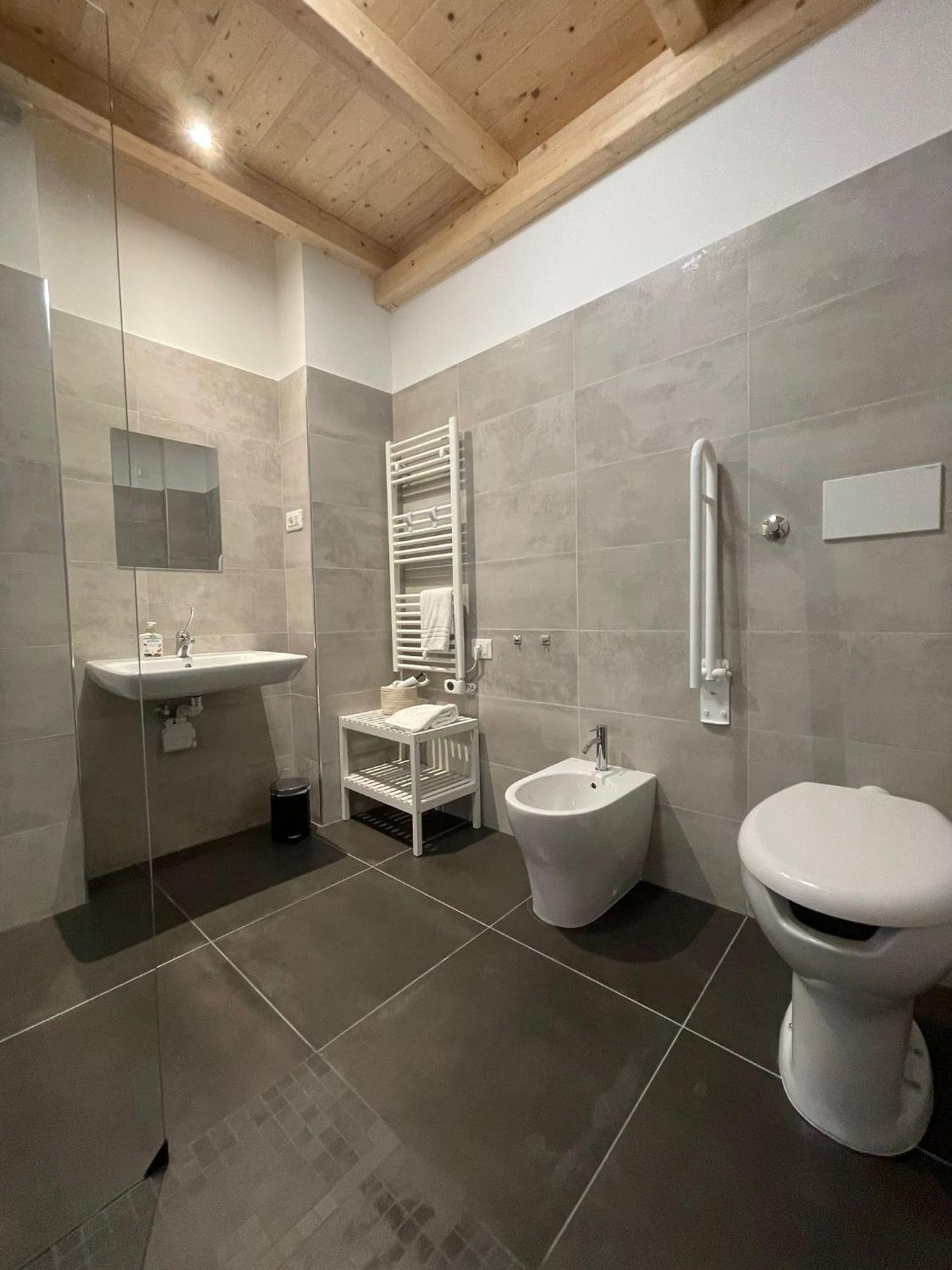 Aloe Comfort Rooms ペスカーラ エクステリア 写真